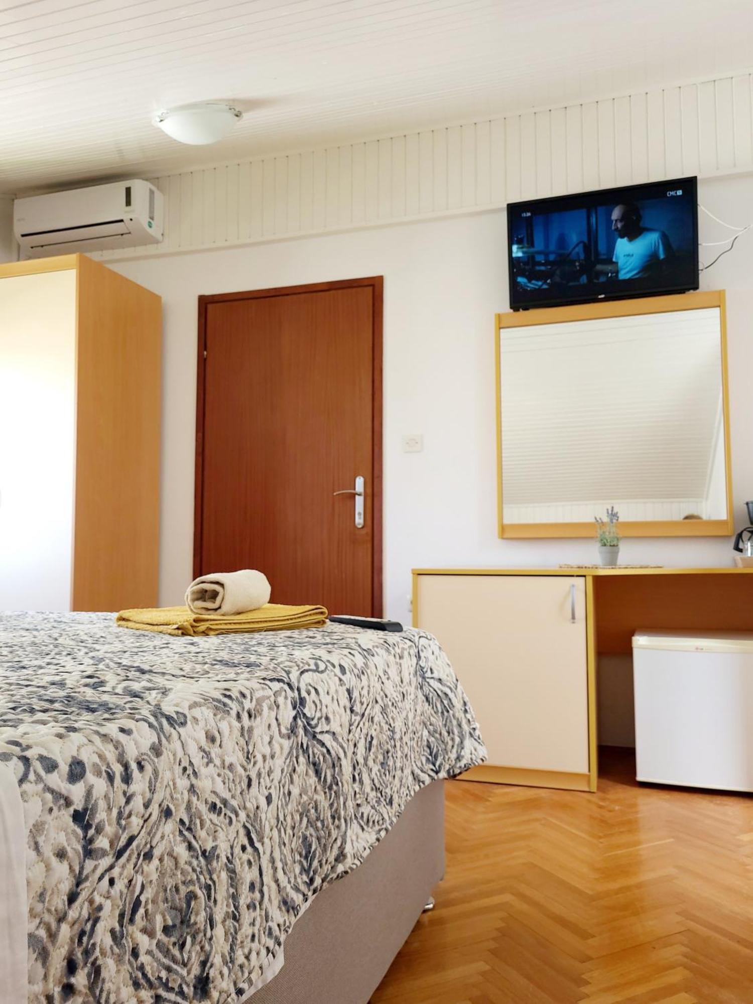 Villa Salvia Rooms And Apartments ロヴィニ エクステリア 写真